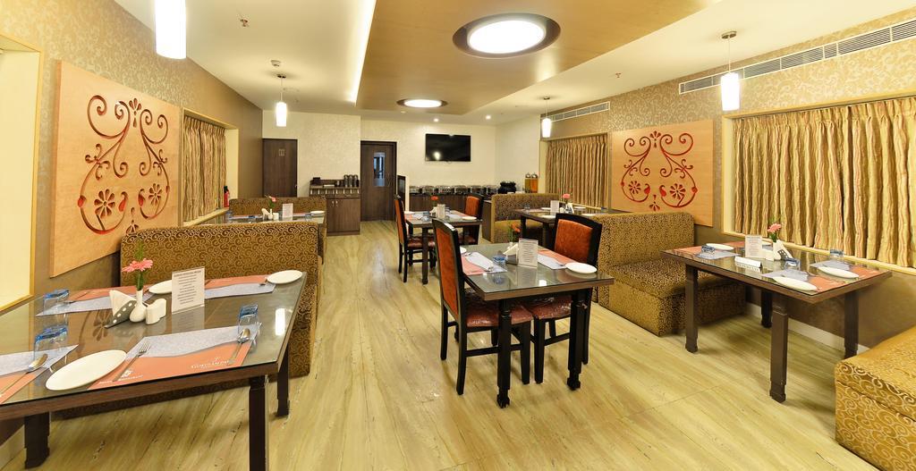 Hotel Gokulam Park Chennai Ngoại thất bức ảnh