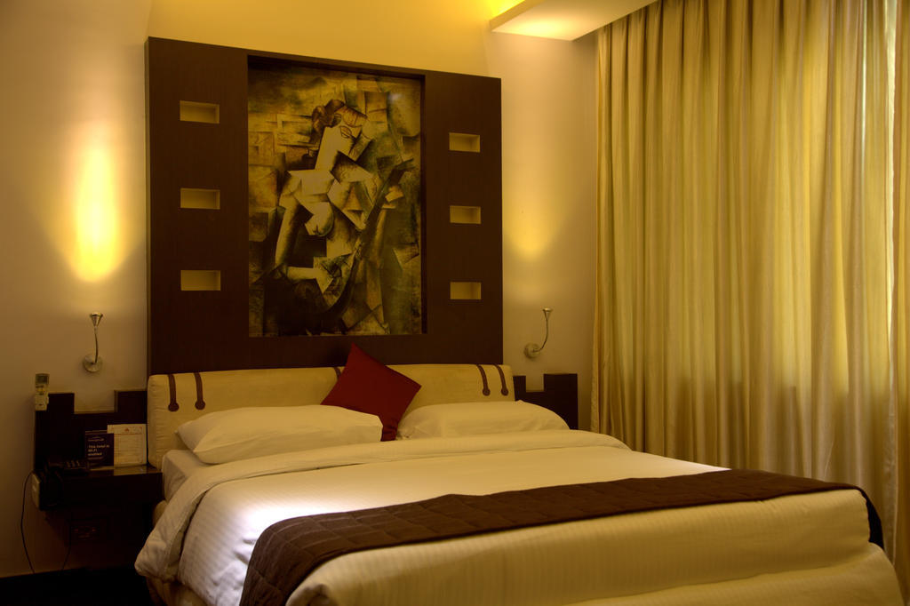 Hotel Gokulam Park Chennai Ngoại thất bức ảnh