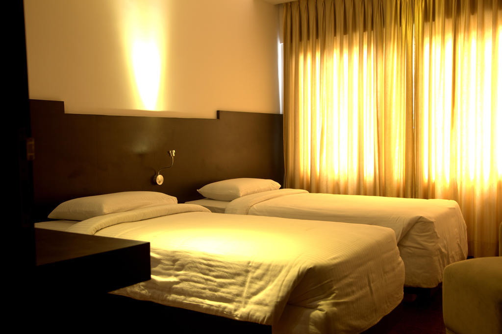 Hotel Gokulam Park Chennai Ngoại thất bức ảnh