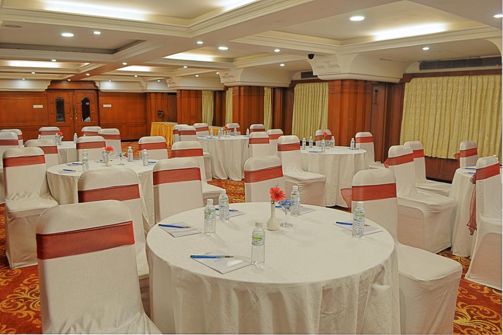 Hotel Gokulam Park Chennai Ngoại thất bức ảnh